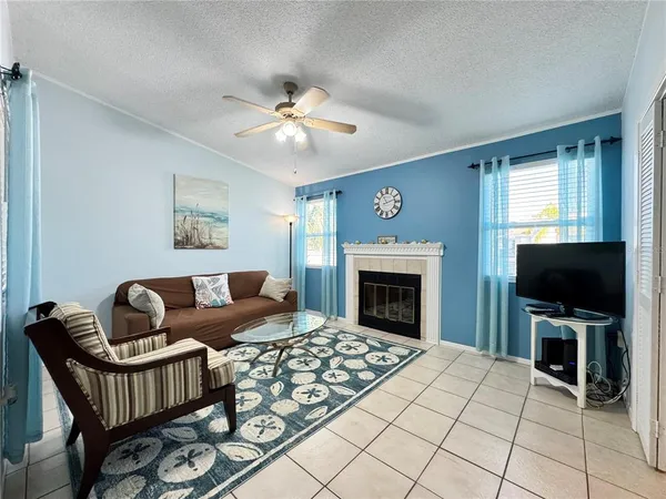 $1,800 | 3821 59th Avenue West, Unit 3821, Bradenton, FL 34210