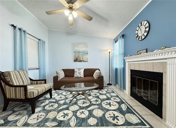 $1,800 | 3821 59th Avenue West, Unit 3821, Bradenton, FL 34210