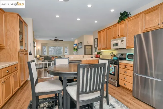 a view of livingroom with furniture and windows