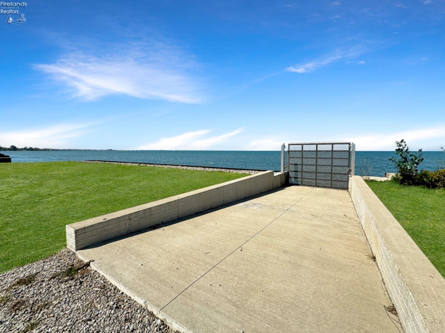 2525 East Sand Road Port Clinton, OH 43452 - Photo 4 of 22 Gallery Image 4