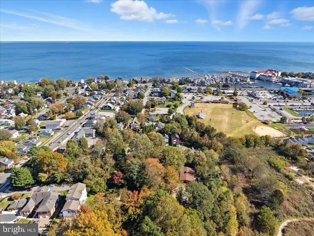 $600,000 | 8205 F Street, Chesapeake Beach, MD 20732