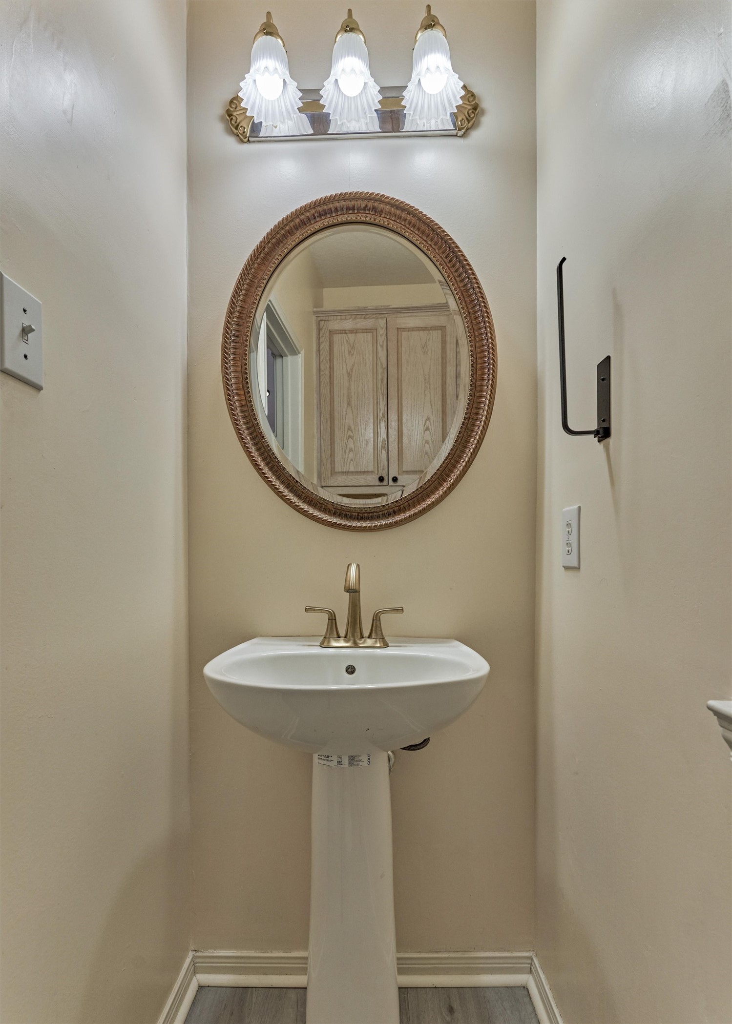 14420 Walters Road, Unit 26 Houston, TX 77014 - Photo 23 of 45 a bathroom with a sink and a mirror