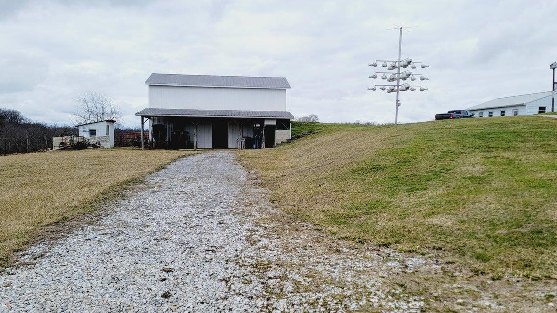 572 Butler Branch Road Flemingsburg, KY 41041 - Photo 19 of 34 Drive in Barn 2
