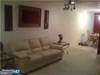 735 Bennington Road Folcroft, PA 19032 - Photo 5 of 12 Living Room