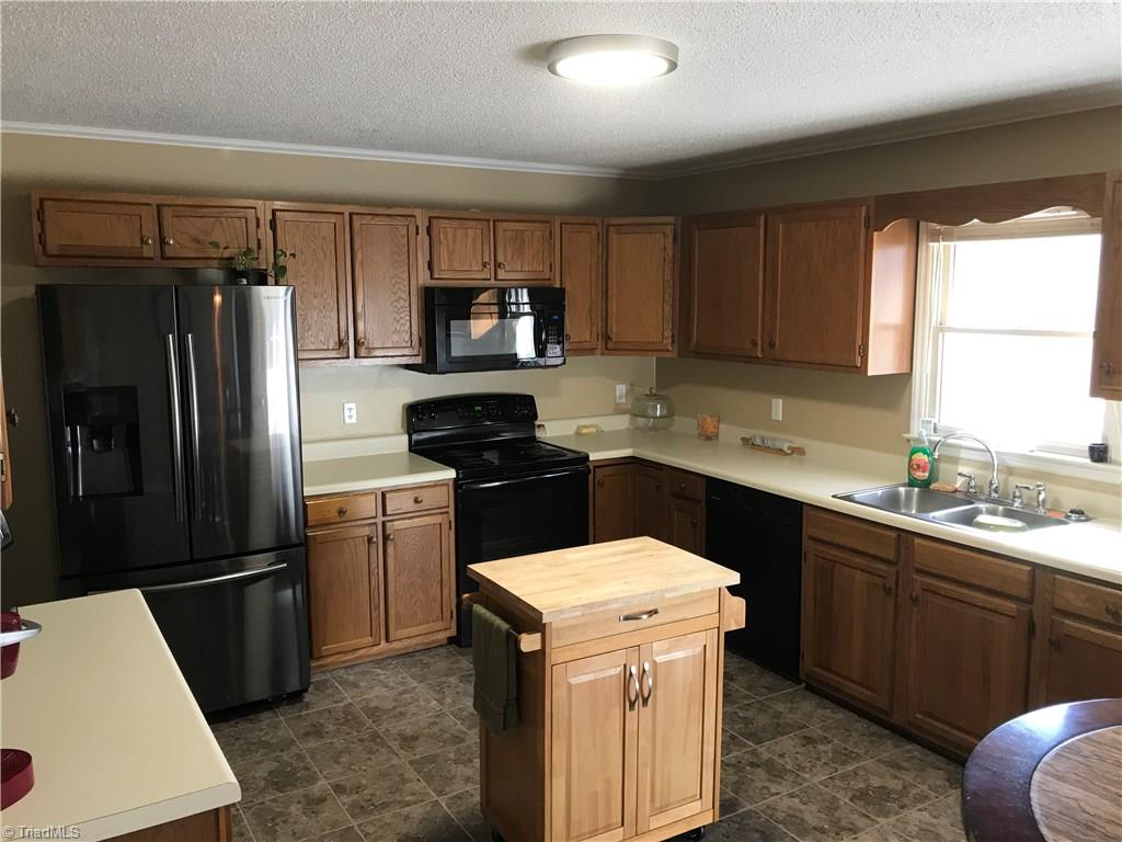 3291 North Old 52 Road Pinnacle, NC 27043 - Photo 8 of 20 Gallery Image 8
