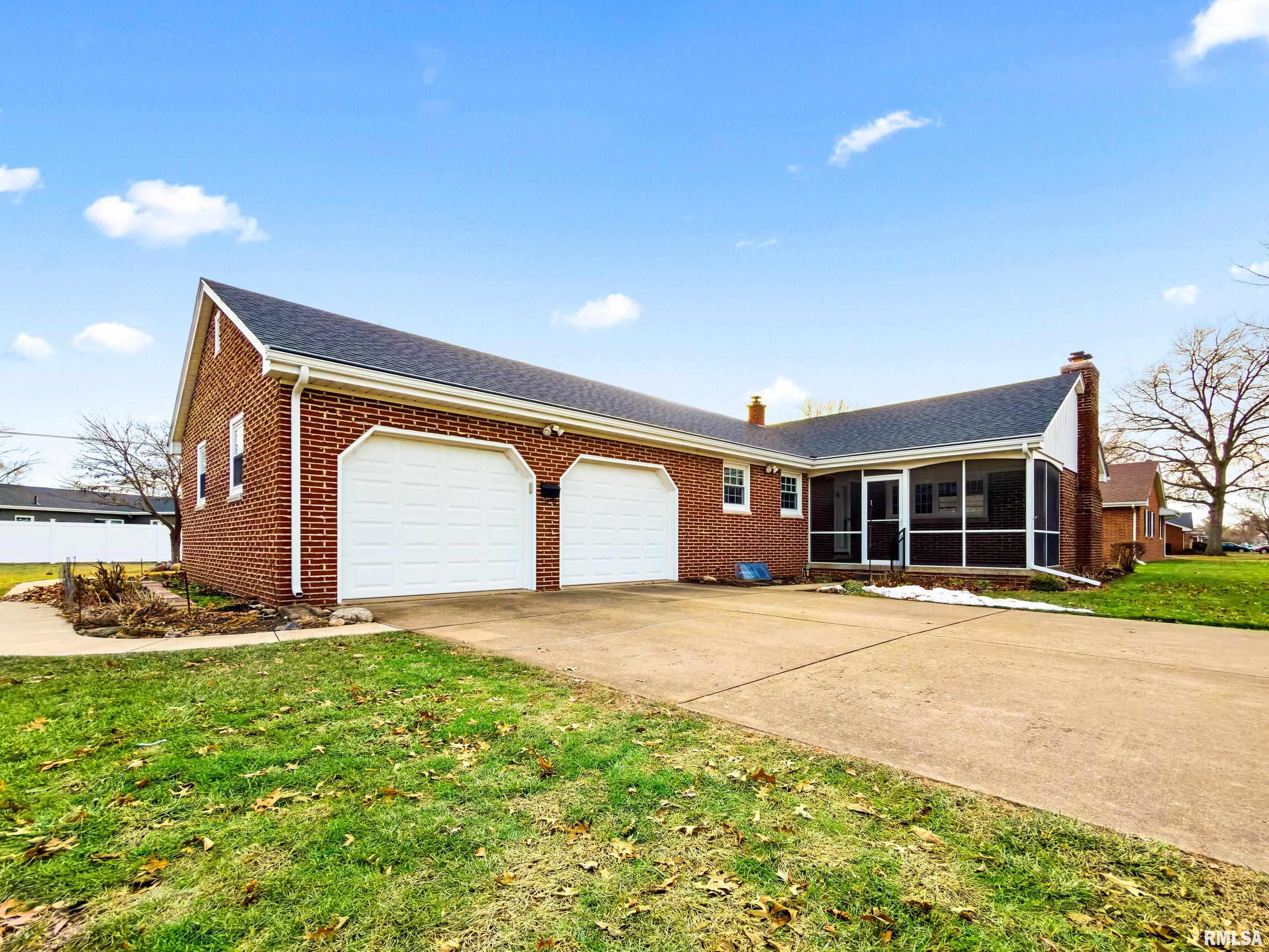 1012 West Beech Street Chillicothe, IL 61523 - Photo 2 of 43