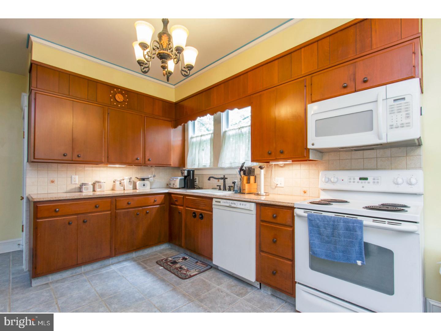 246 West Ridley Avenue Ridley Park, PA 19078 - Photo 13 of 25 Kitchen