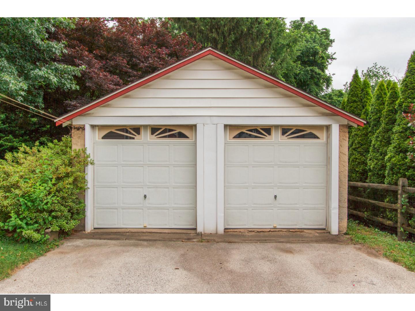 246 West Ridley Avenue Ridley Park, PA 19078 - Photo 5 of 25 Garage