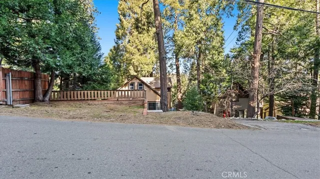 $430,000 | 23698 Scenic Drive, Crestline, CA 92325
