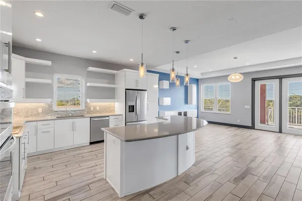 $3,500 | 701 East 3rd Avenue, Unit PH, New Smyrna Beach, FL 32169