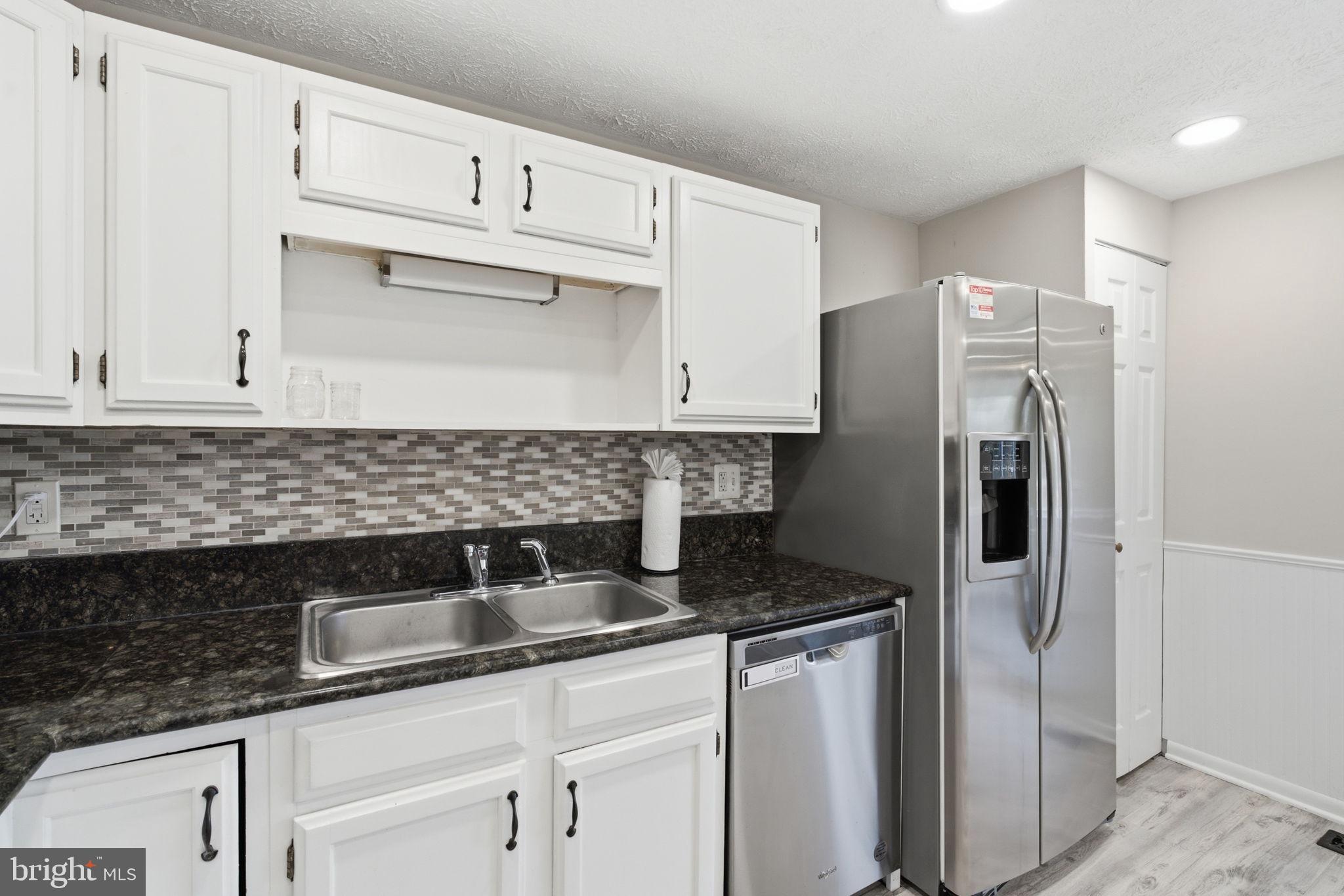 40 Towns Court Rosedale, MD 21237 - Photo 6 of 41 Kitchen