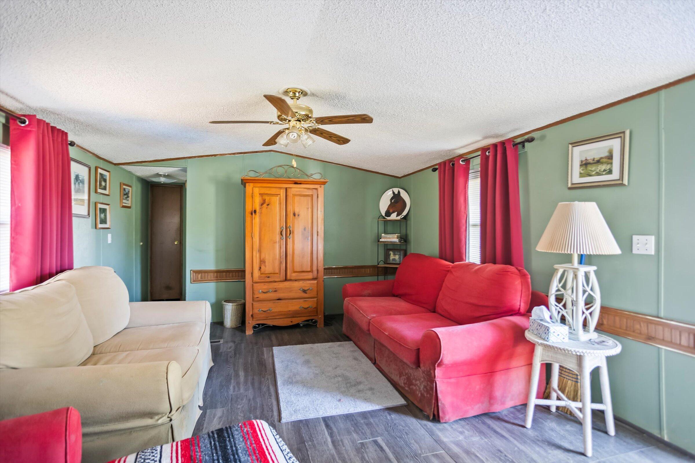 289 Beck Road Williston, SC 29853 - Photo 7 of 28