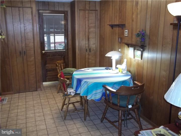 129 Warrior Road Drexel Hill, PA 19026 - Photo 5 of 15 Breakfast Room