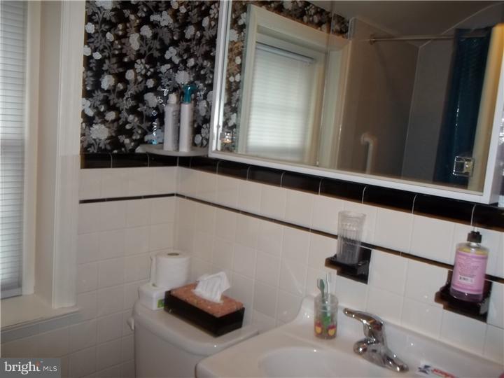129 Warrior Road Drexel Hill, PA 19026 - Photo 10 of 15 Bathroom