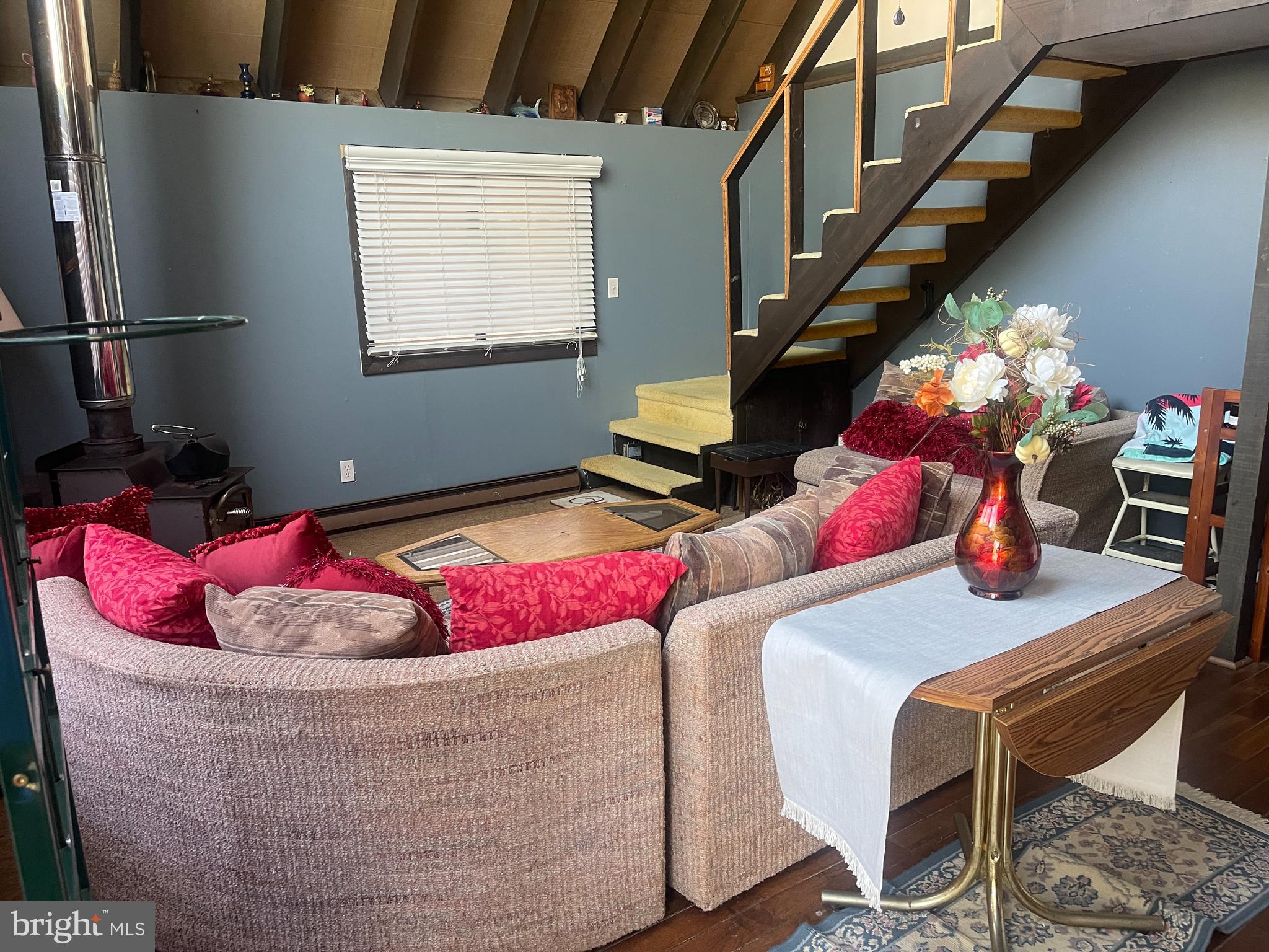 272 North Glebe Road Montross, VA 22520 - Photo 8 of 20 a bedroom with furniture and a potted plant