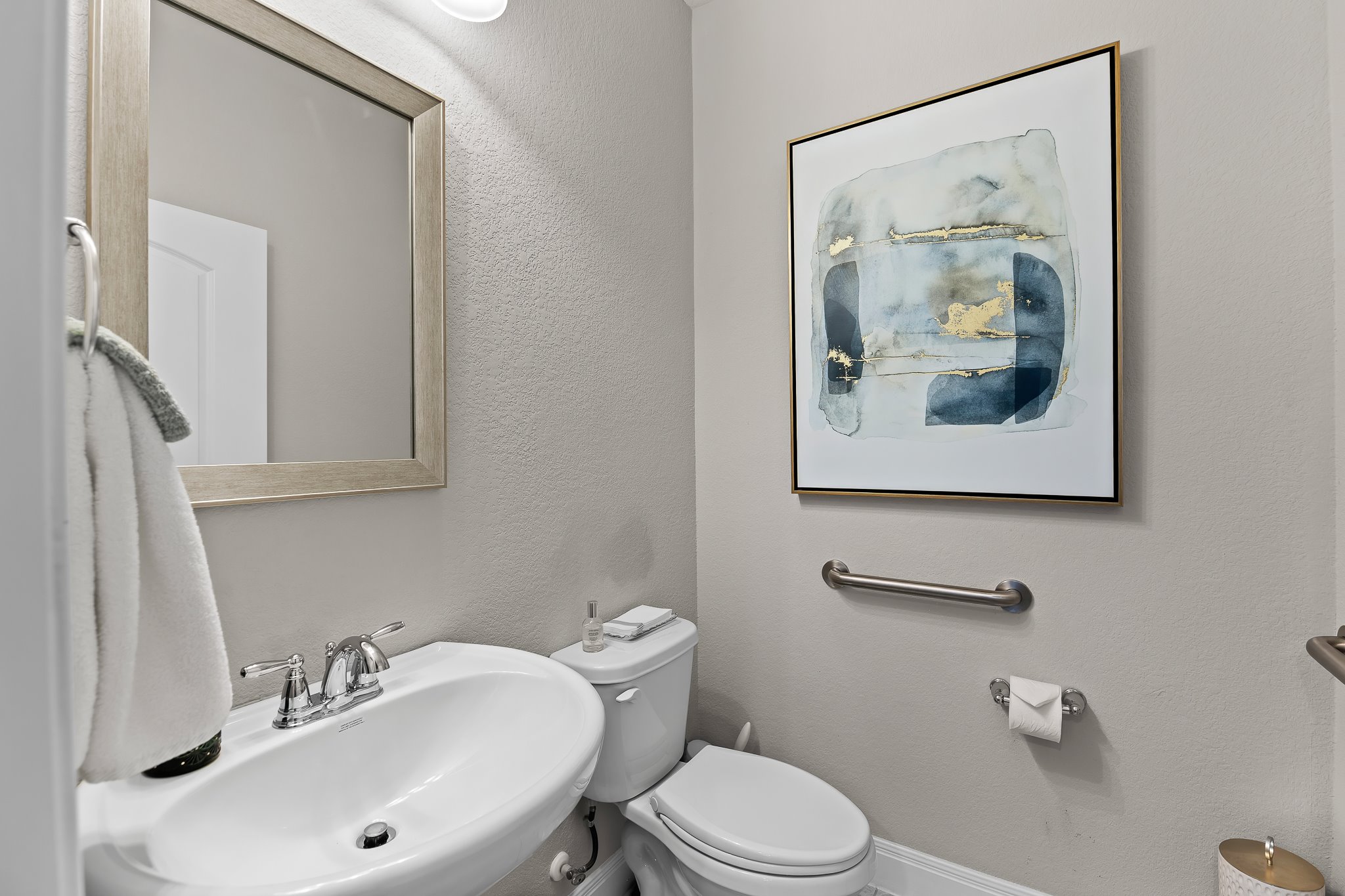 104 Marfa Cove Georgetown, TX 78633 - Photo 32 of 40 Powder room