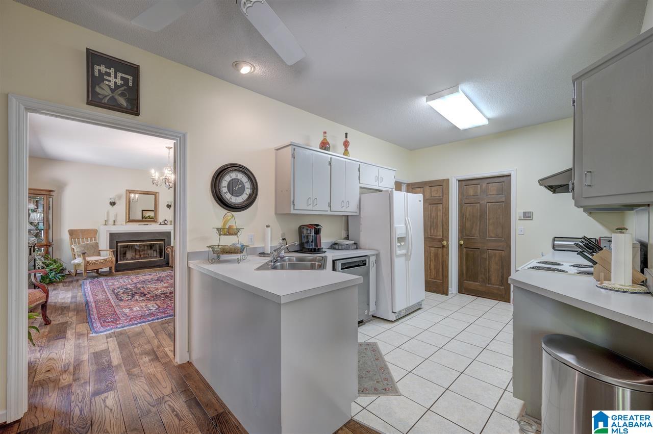 4201 Cliff Drive Jasper, AL 35504 - Photo 8 of 36