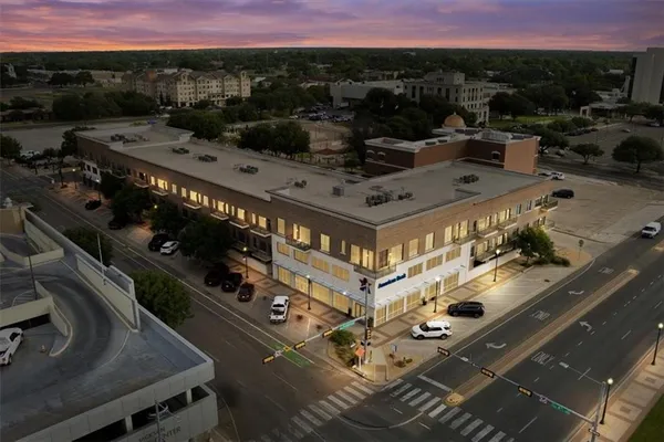 $512,500 | 330 Austin Avenue, Unit 216, Waco, TX 76701