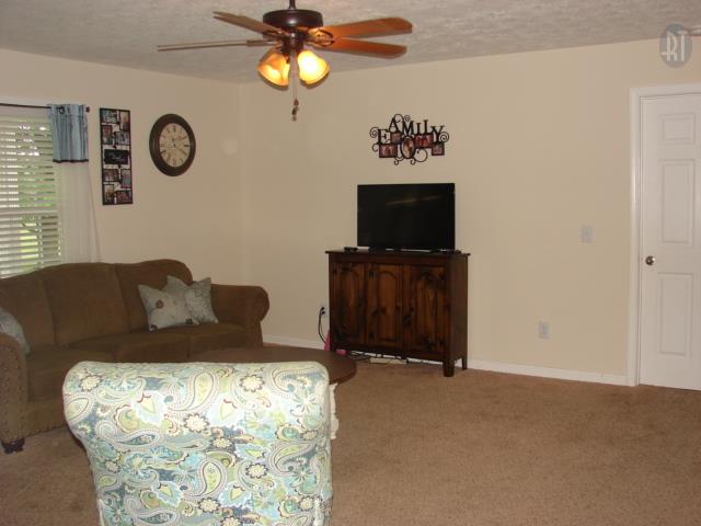 1200 Mt Vernon Road Bethpage, TN 37022 - Photo 6 of 12 a view of entryway with livingroom