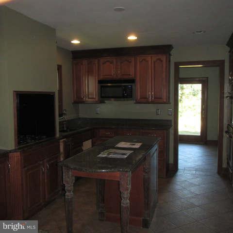 438 Wiley Road Delta, PA 17314 - Photo 2 of 23 Kitchen