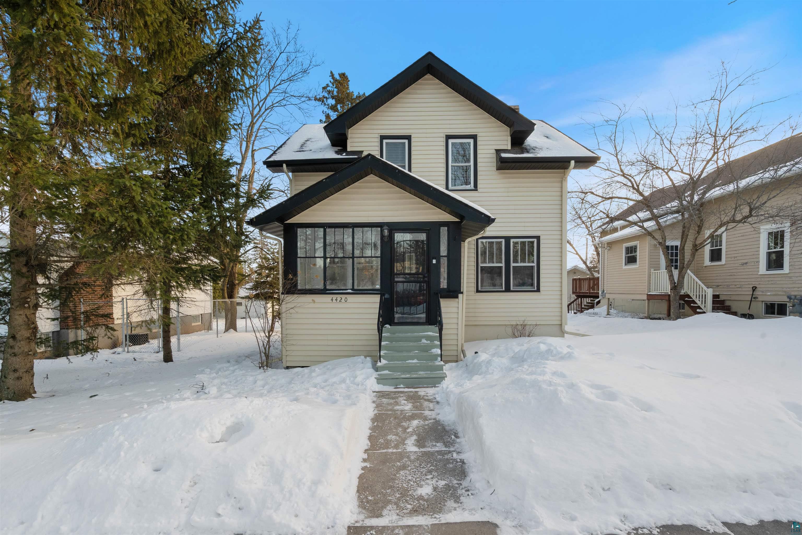 4420 Cambridge Street Duluth, MN 55804 - Photo 1 of 35