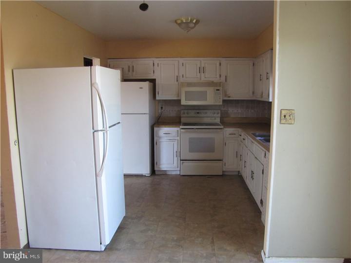 209 Magnolia Road Pemberton, NJ 08068 - Photo 2 of 16