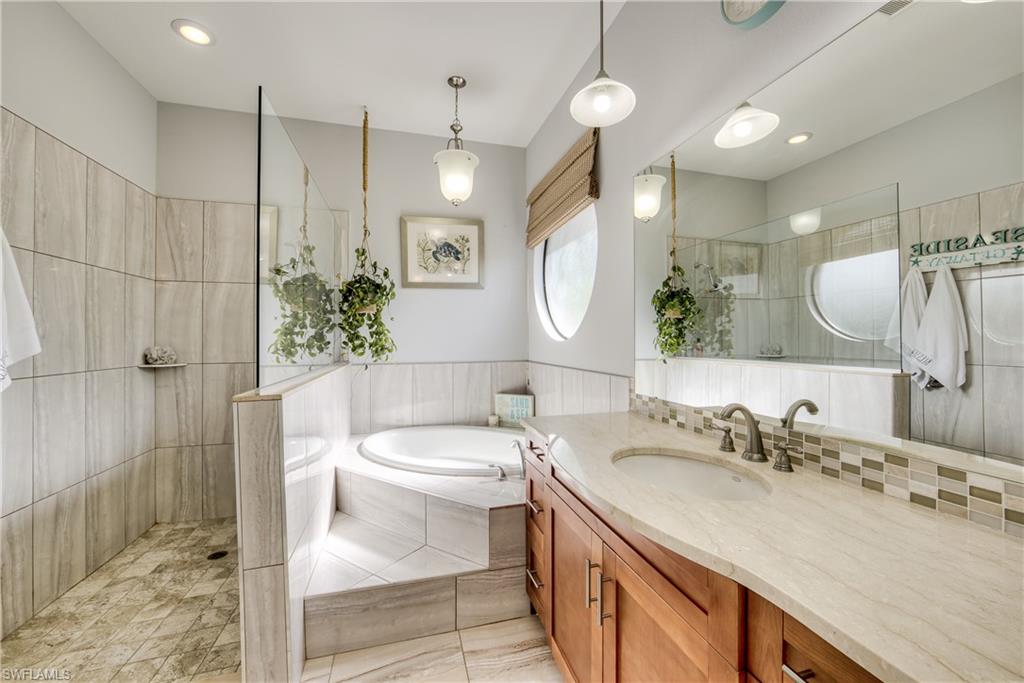 664 27th Street Southwest Naples, FL 34117 - Photo 15 of 35 Gallery Image 15
