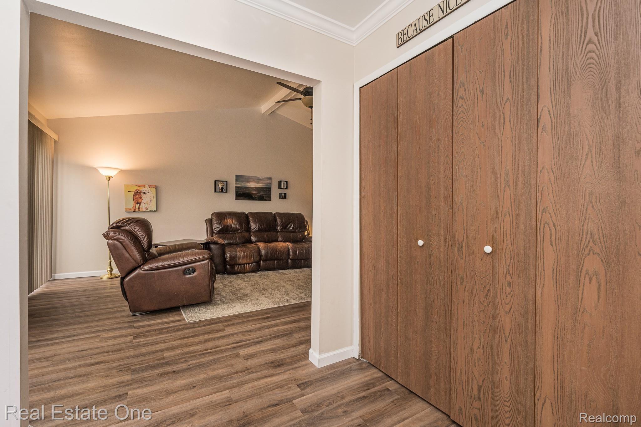 623 Tennyson, Unit 103 Rochester, MI 48307 - Photo 10 of 26 623 Tennyson MLS-W024.jpg