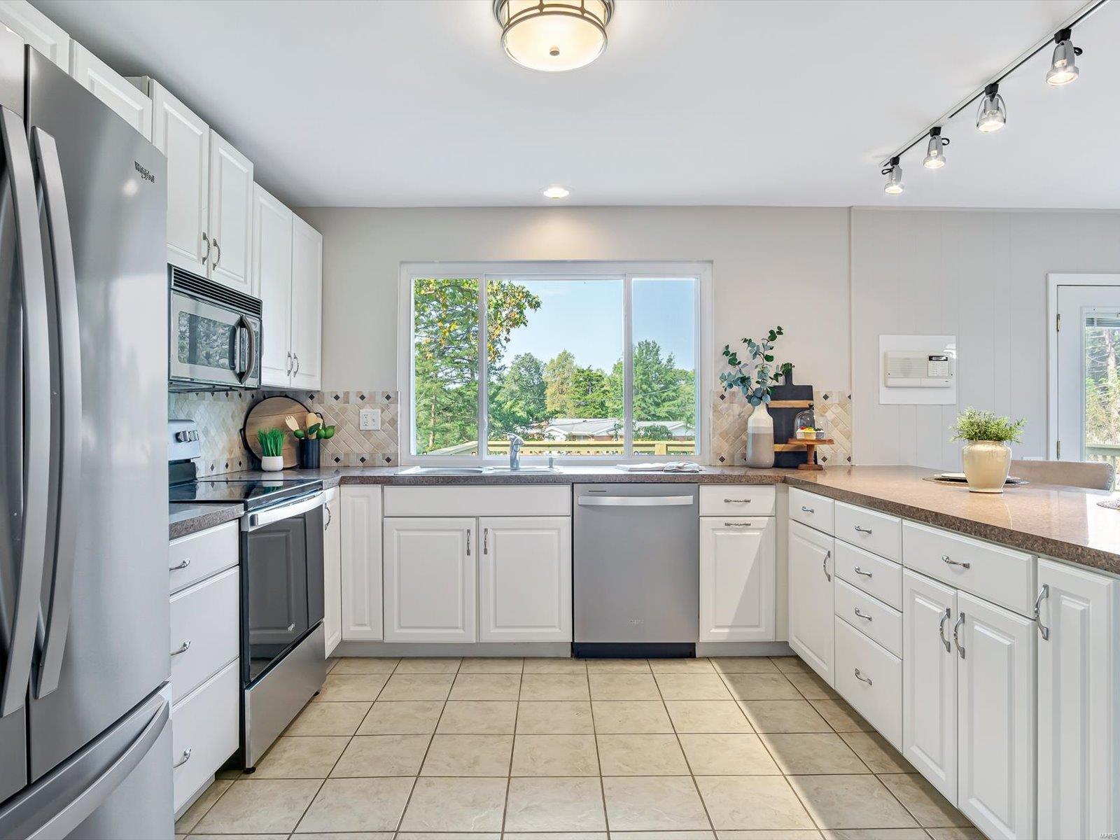 9122 Pardee Spur St. Louis, MO 63126 - Photo 11 of 44