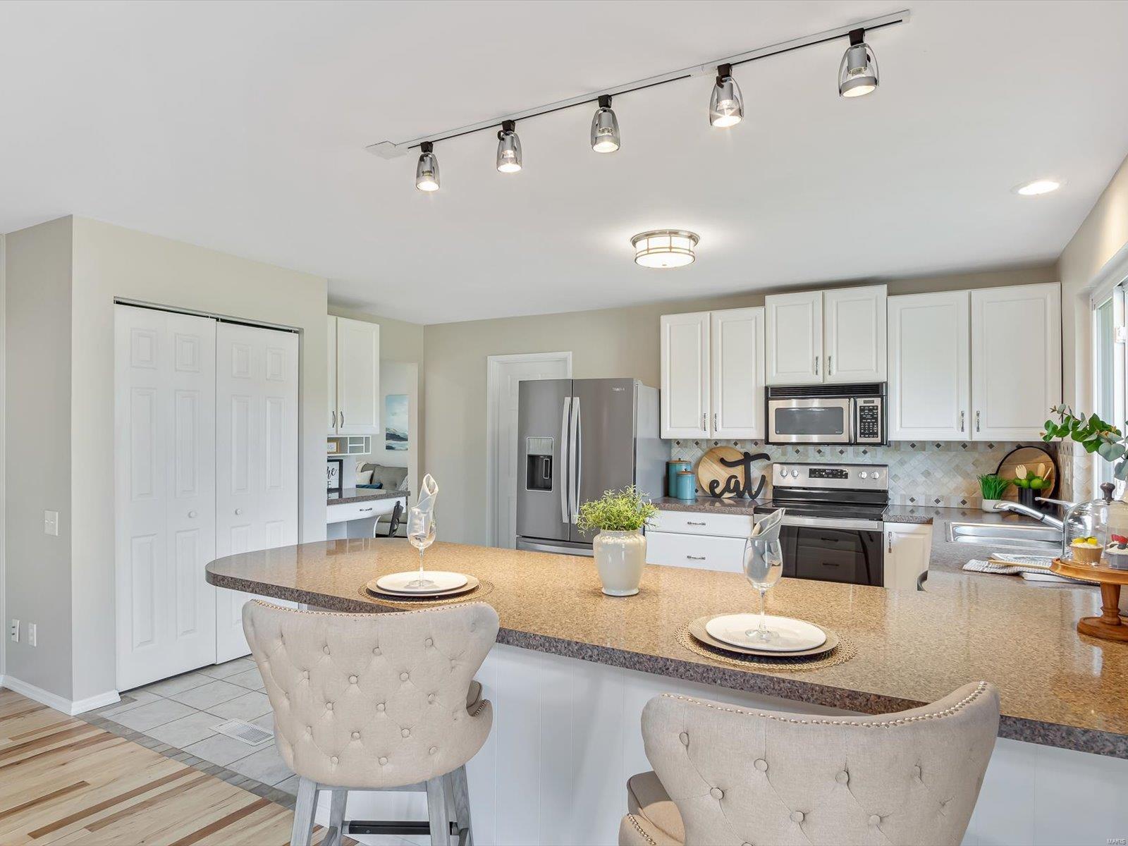 9122 Pardee Spur St. Louis, MO 63126 - Photo 14 of 44