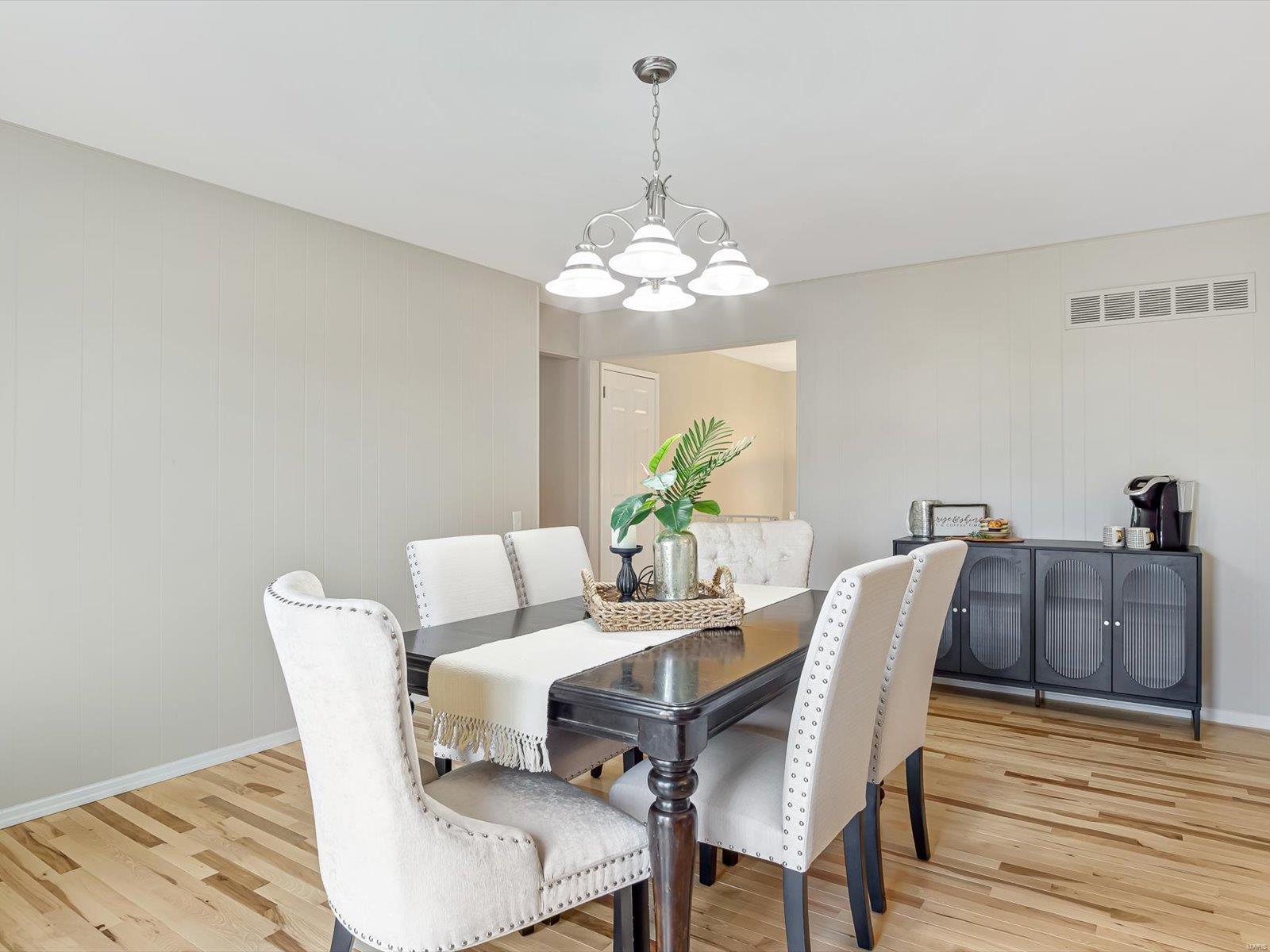 9122 Pardee Spur St. Louis, MO 63126 - Photo 16 of 44