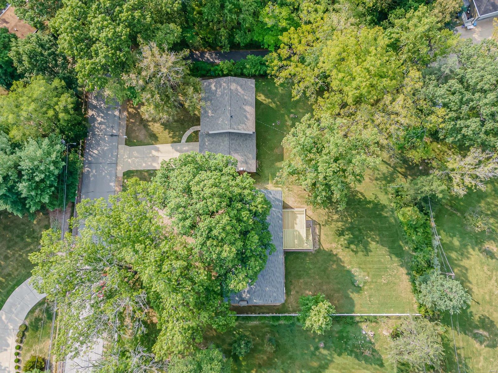 9122 Pardee Spur St. Louis, MO 63126 - Photo 40 of 44