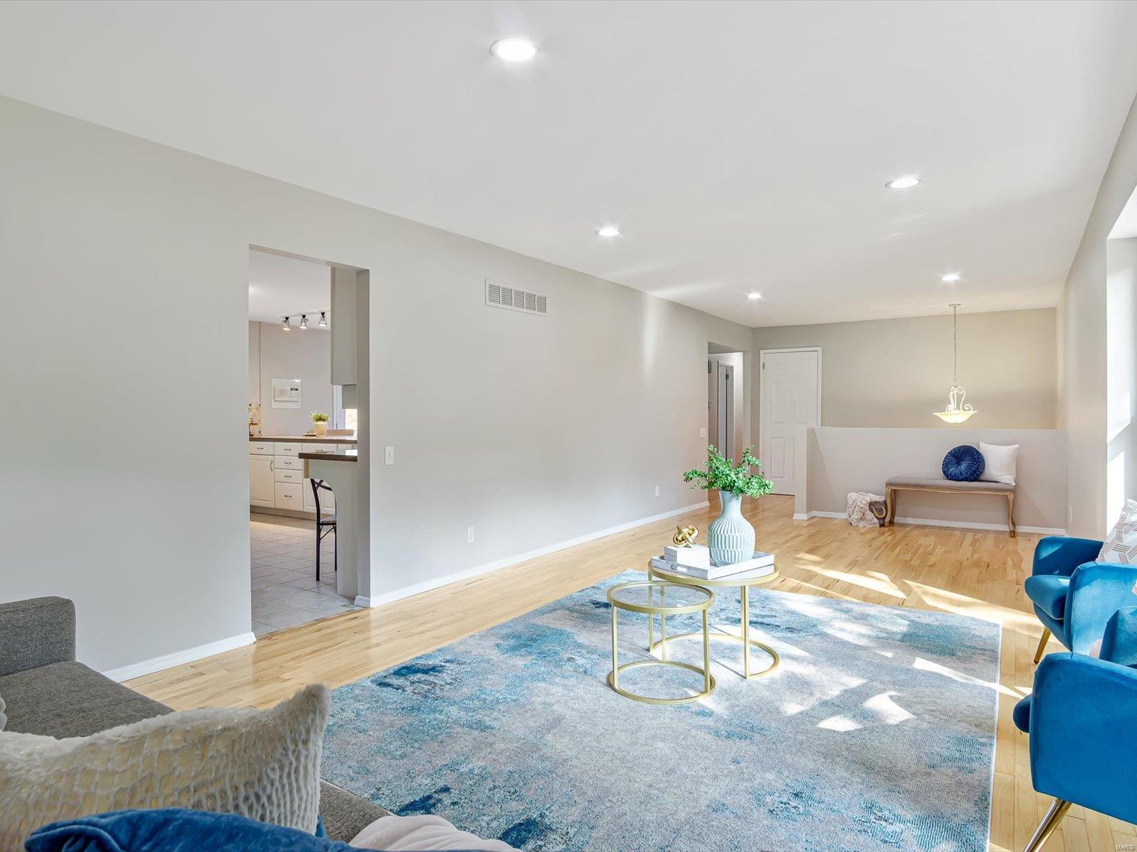 9122 Pardee Spur St. Louis, MO 63126 - Photo 10 of 44