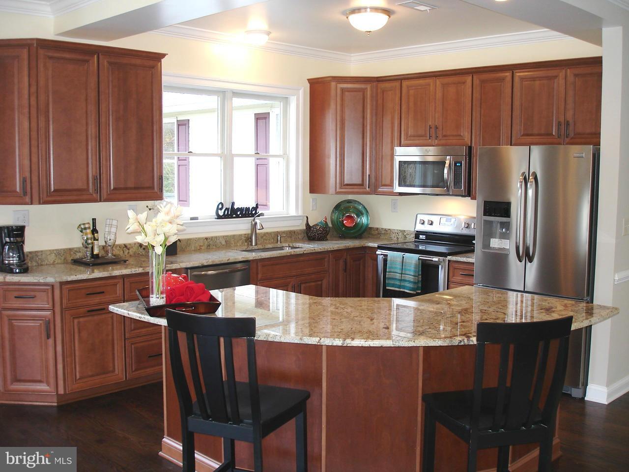 WOW~ TOP TO BOTTOM RENOVATION!