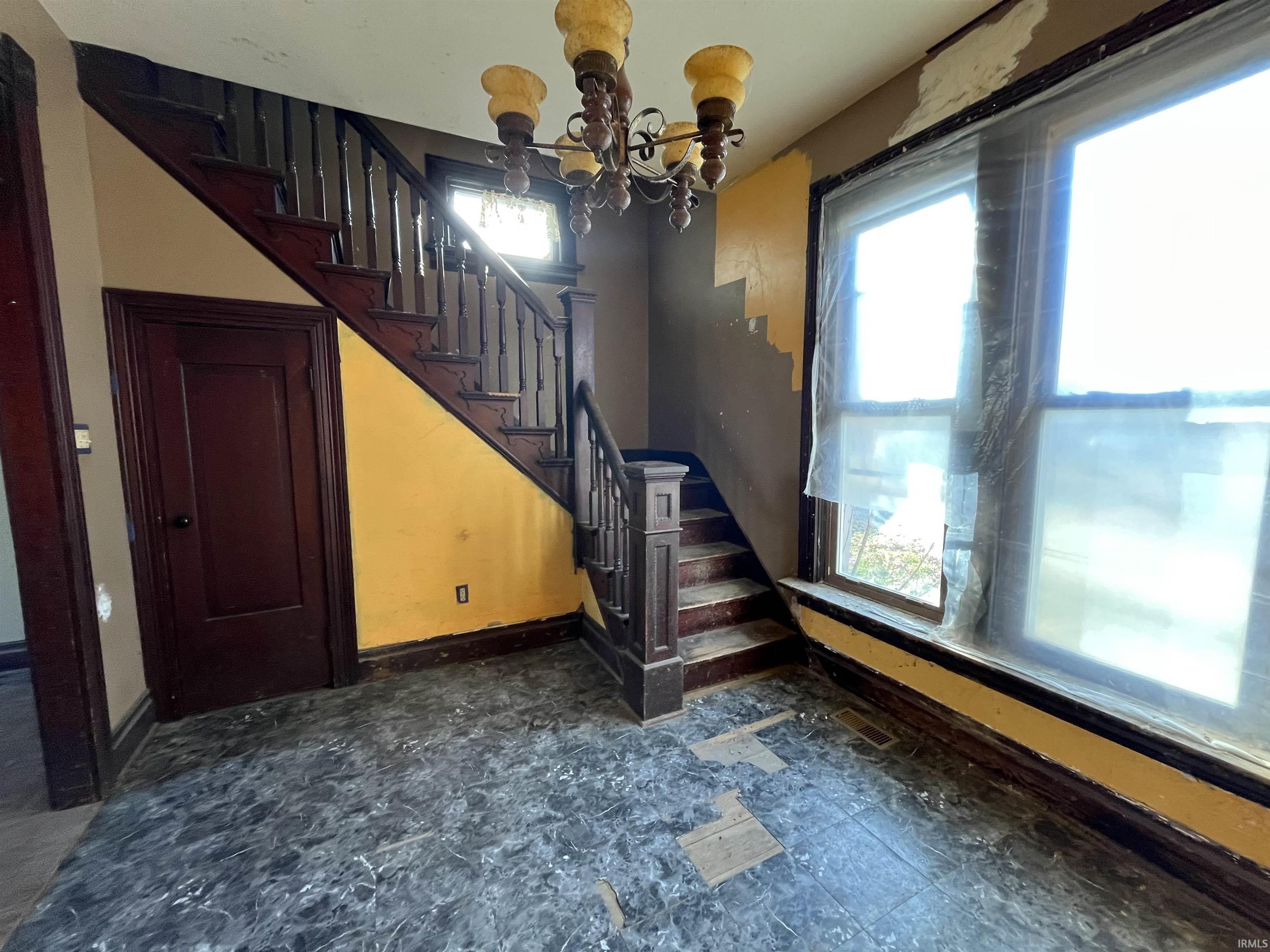 495 Manchester Avenue Wabash, IN 46992 - Photo 3 of 30