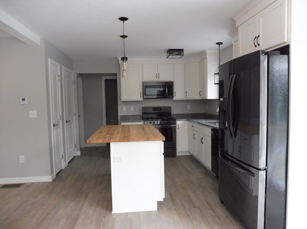 9 Sled Road Ashburnham, MA 01430 - Photo 3 of 11