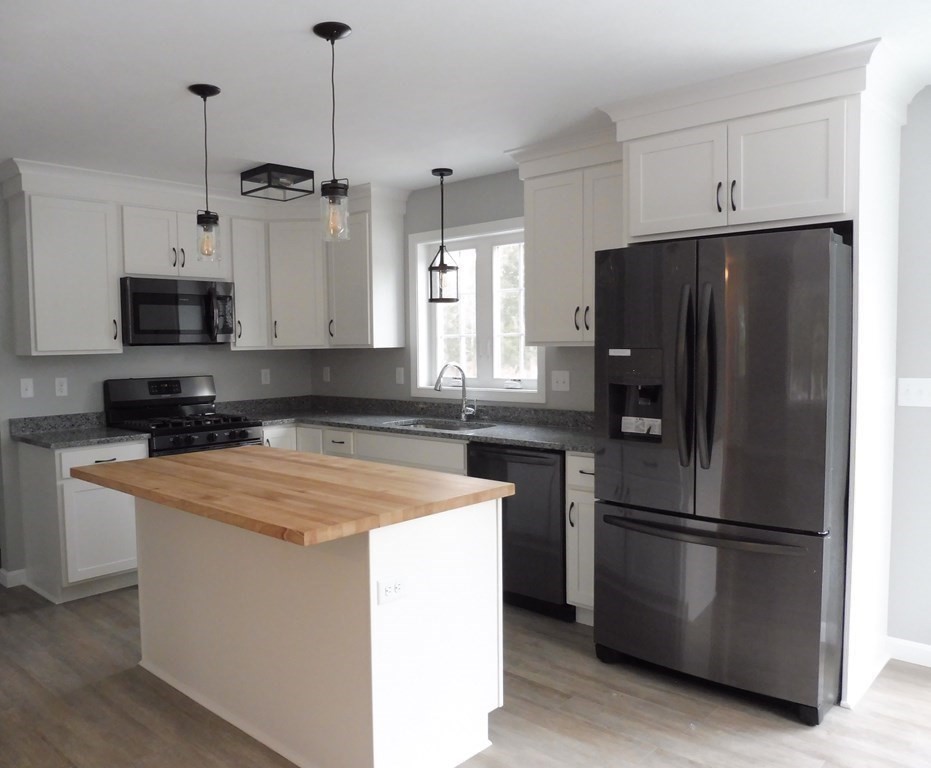 9 Sled Road Ashburnham, MA 01430 - Photo 5 of 11