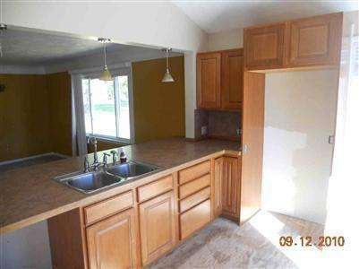 8384 East Coldwater Road Davison, MI 48423 - Photo 5 of 11 20160382-4.JPG