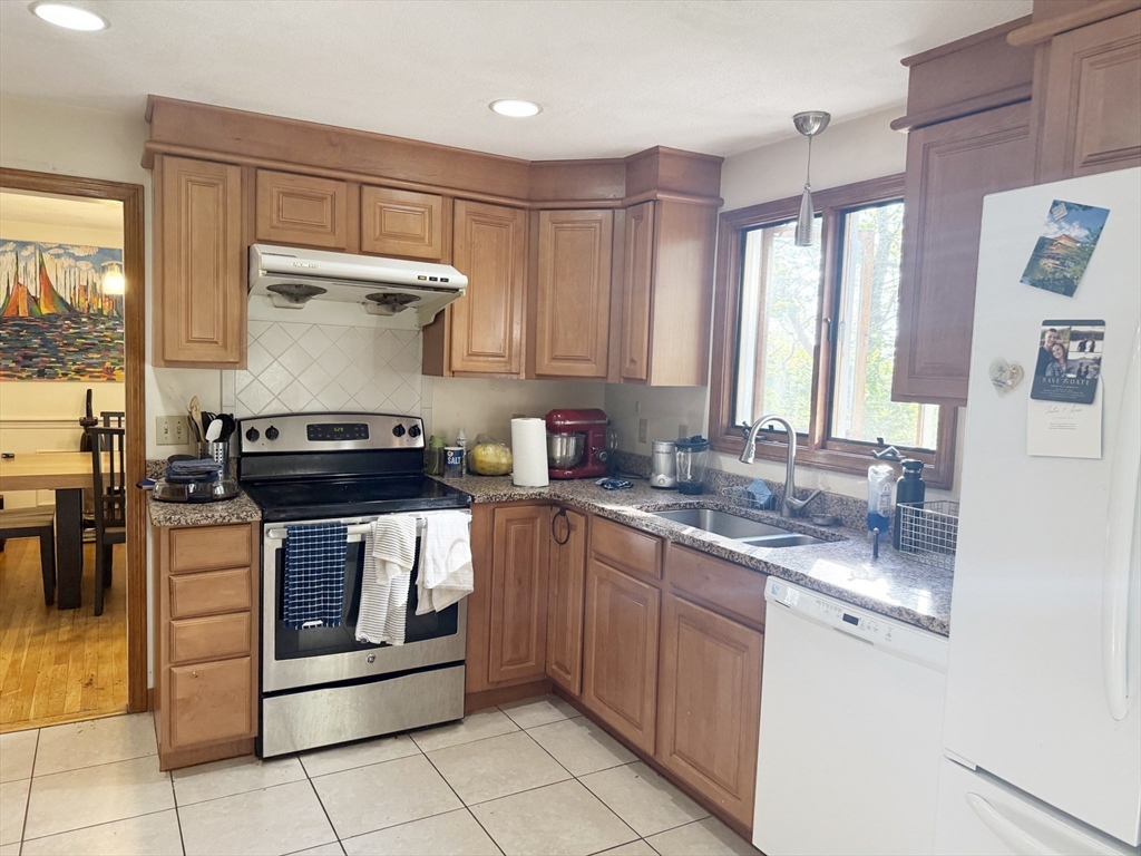 14 Kings Court, Unit 14 Arlington, MA 02474 - Photo 11 of 27