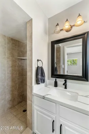 $855,000 | 5320 East Thomas Road, Phoenix, AZ 85018