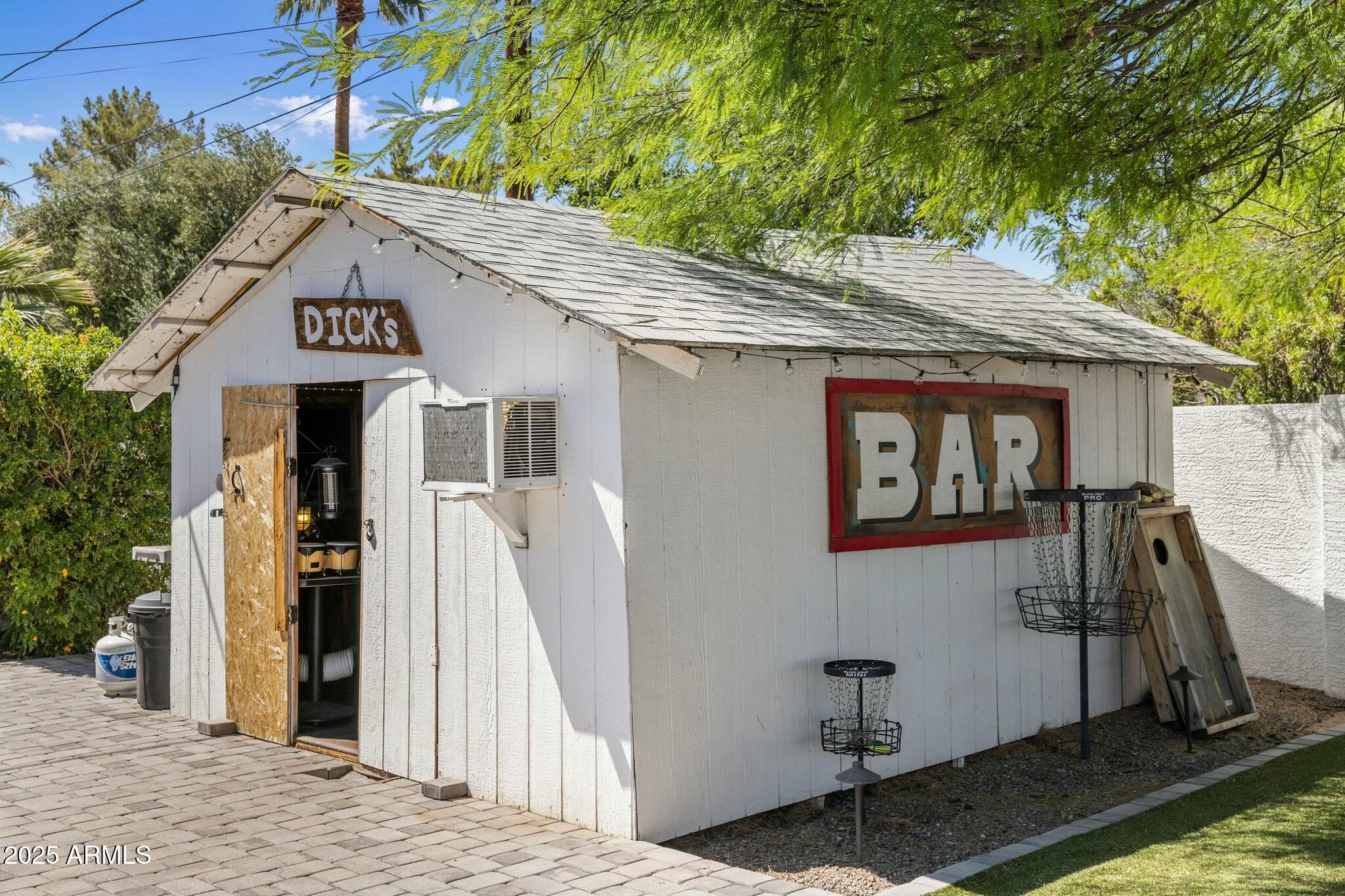 5320 East Thomas Road Phoenix, AZ 85018 - Photo 20 of 23 Backyard/Bar