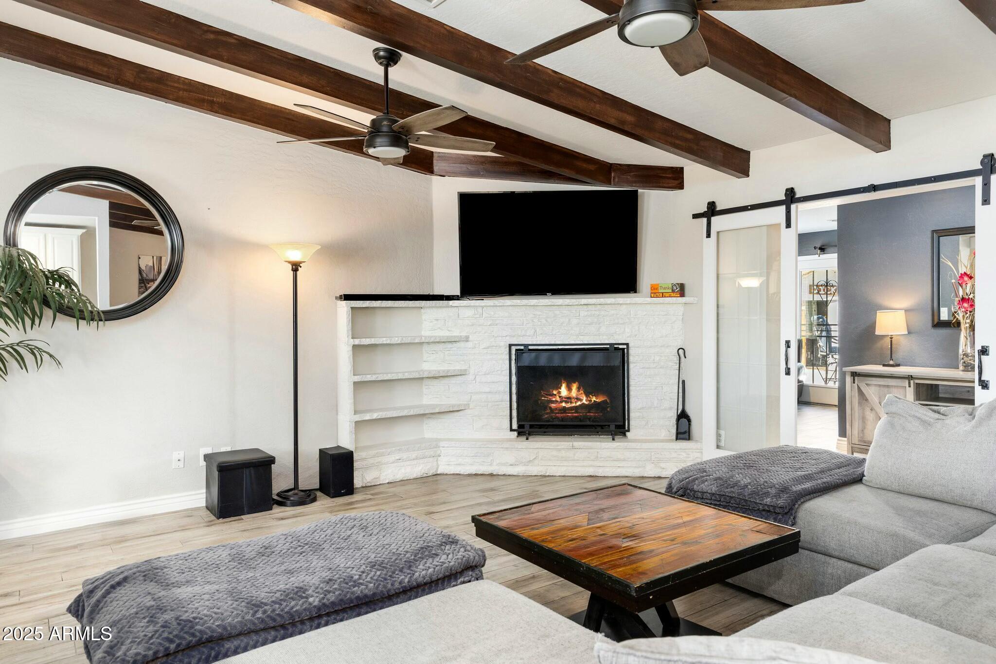 5320 East Thomas Road Phoenix, AZ 85018 - Photo 6 of 23 Living Room