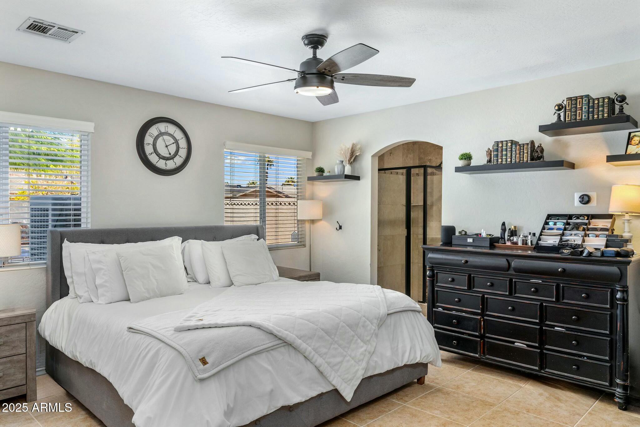 5320 East Thomas Road Phoenix, AZ 85018 - Photo 8 of 23 Primary Suite