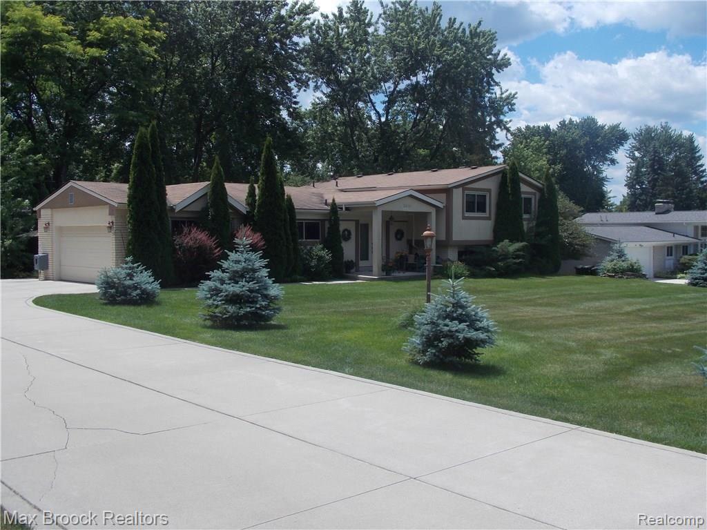 2551 West Wattles Road Troy, MI 48098 - Photo 22 of 26 DSCN0937.JPG
