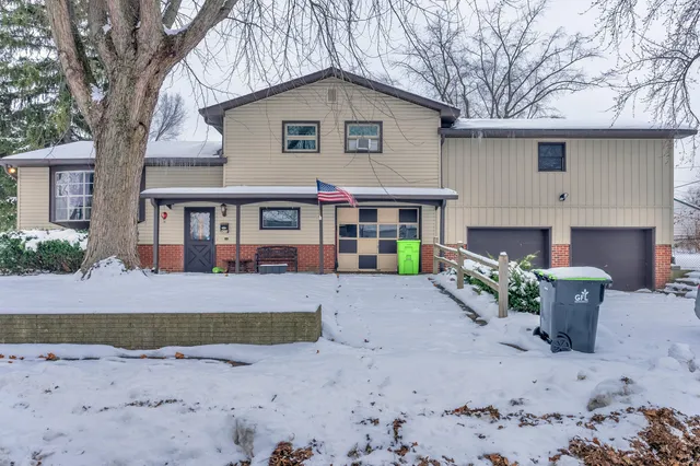 $200,000 | 900 West Wabash Avenue, Logansport, IN 46947