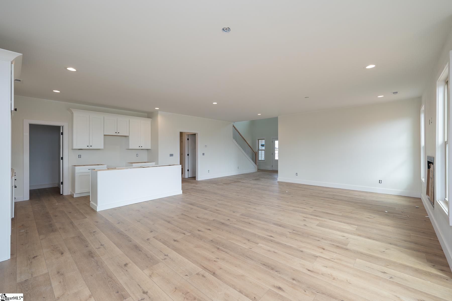 521 Hillview Knoll Lane Greer, SC 29651 - Photo 7 of 34