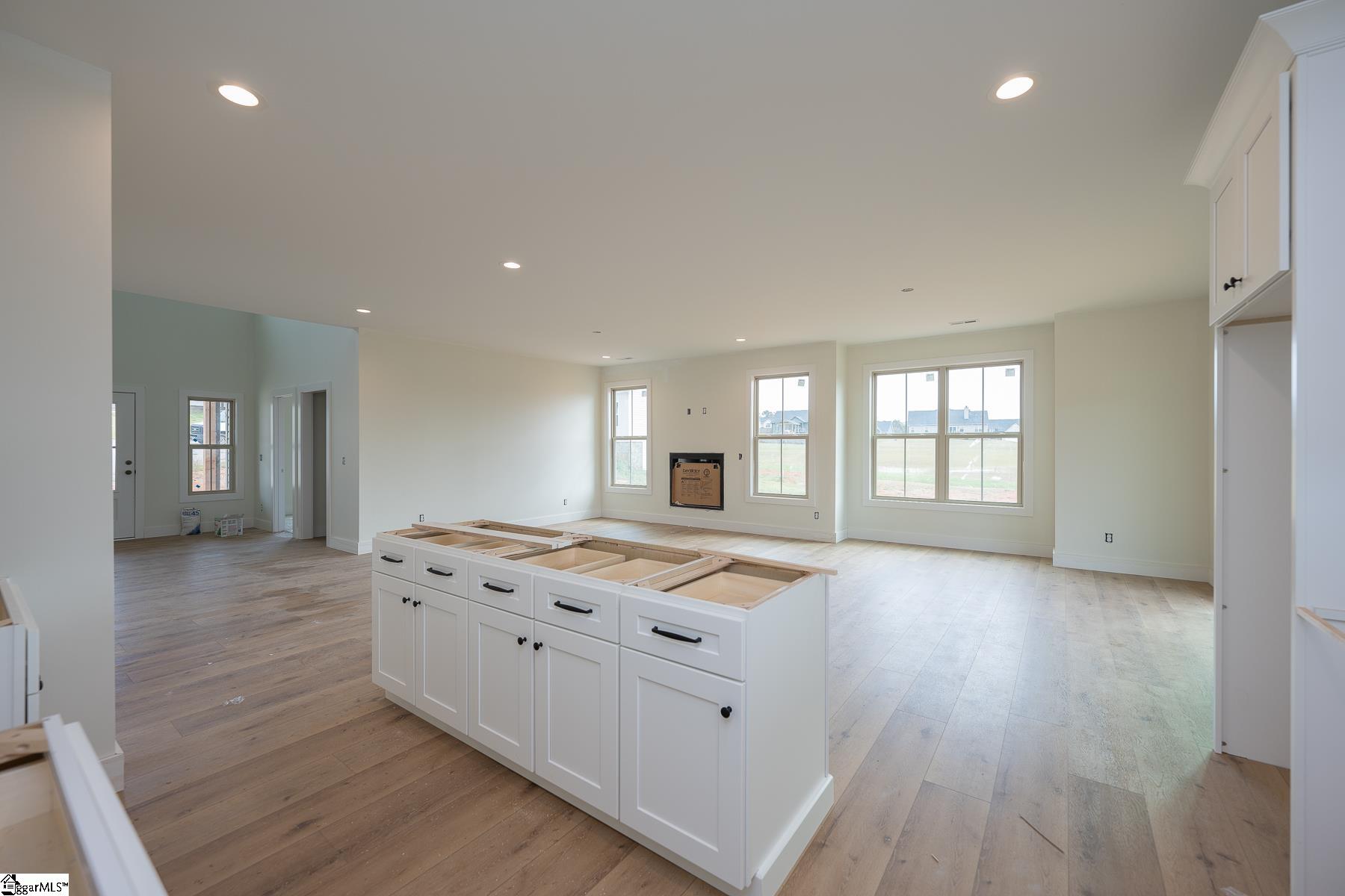 521 Hillview Knoll Lane Greer, SC 29651 - Photo 8 of 34