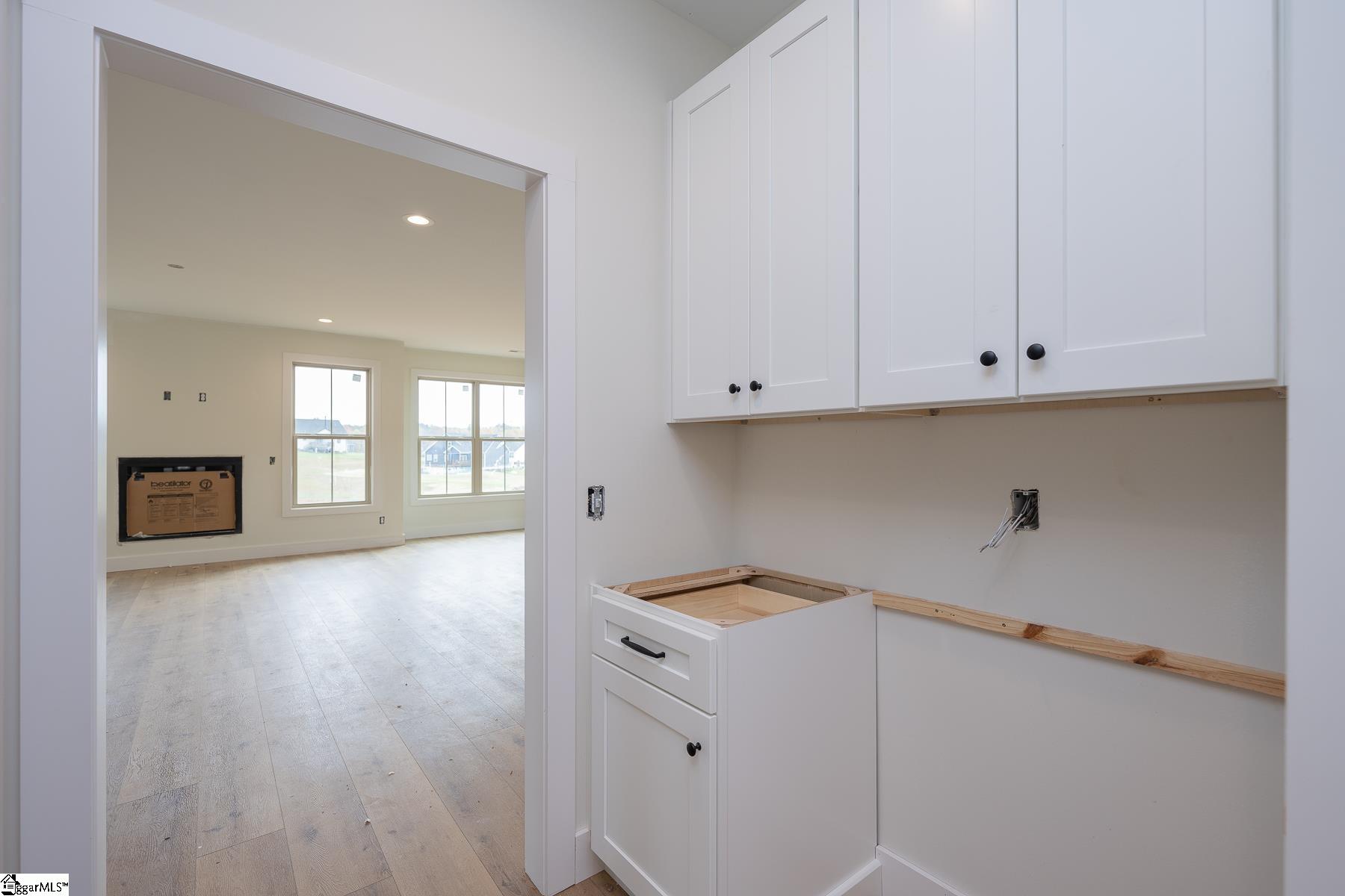 521 Hillview Knoll Lane Greer, SC 29651 - Photo 10 of 34