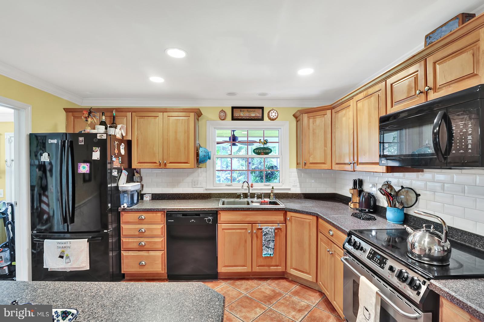 1136 Woodsedge Road Dover, DE 19904 - Photo 12 of 28 Kitchen