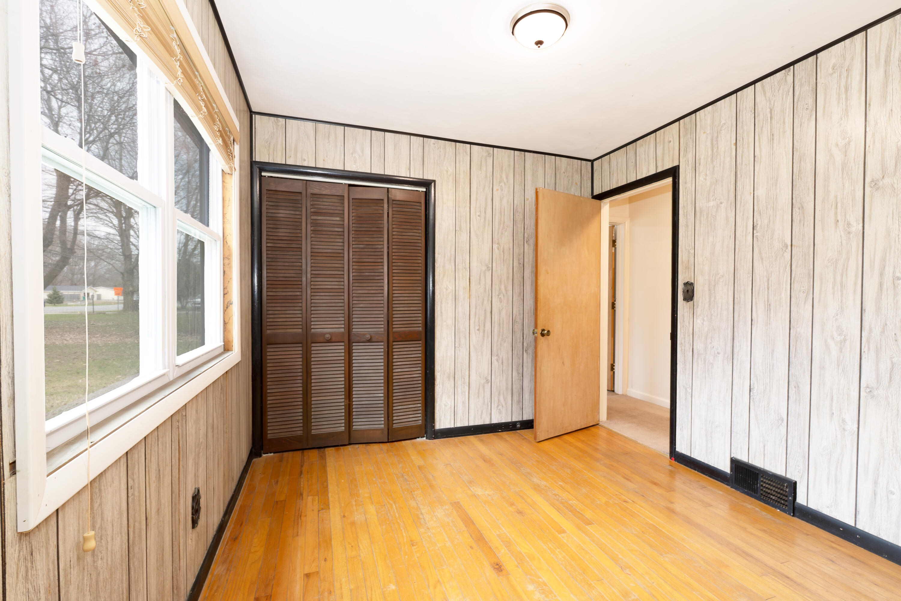 10121 South Sprinkle Road Vicksburg, MI 49097 - Photo 13 of 25 10121Bed32